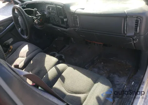 2005 Chevrolet Silverado K1500 из США, поврежденный, VIN 1GCEK14X25Z118857